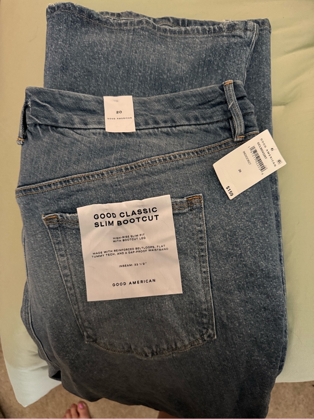 Good American Classic Slim Bootcut Jeans - Medium Blue Wash